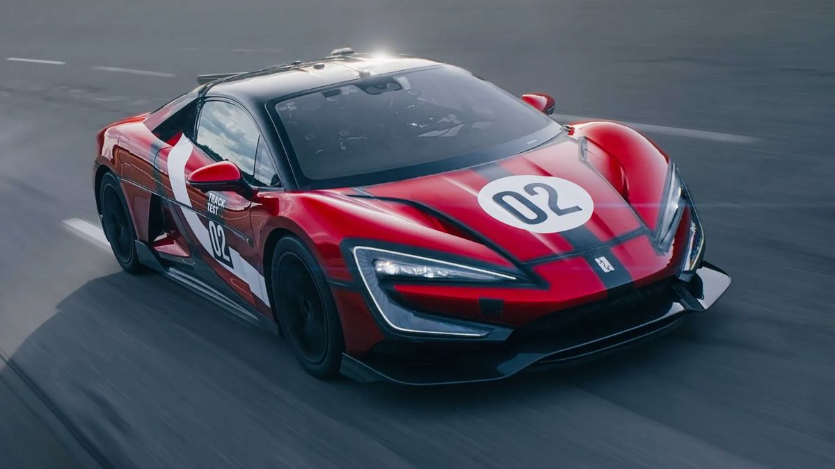 Máme tady nové nejrychlejší produkční auto světa! Není těžké uhodnout, odkud je